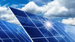 Dieses Bild zeigt Solar Panels zur Erzeugung von Sonnenenergie.