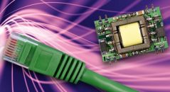 Power over Ethernet (PoE) Kabel auf einem pinken Hintergrund.